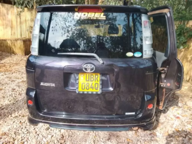 Toyota Sienta   - 2010