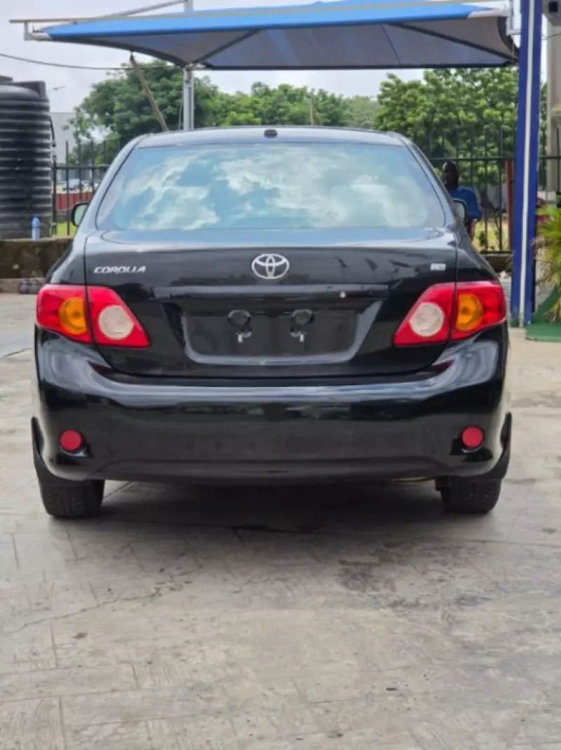 TOYOTA Corolla   - 2010