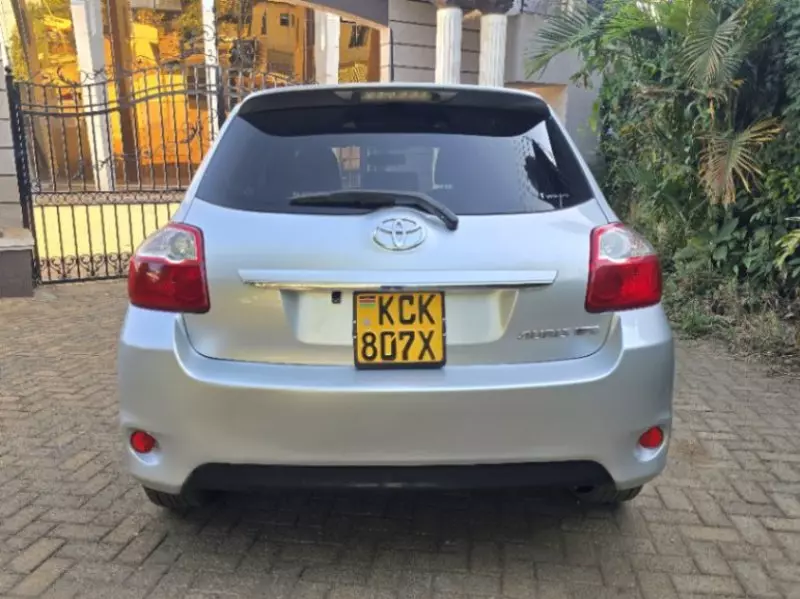 Toyota Auris   - 2009