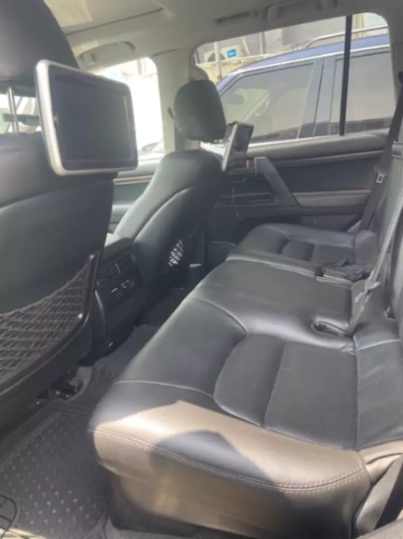 Toyota Land Cruiser   - 2019