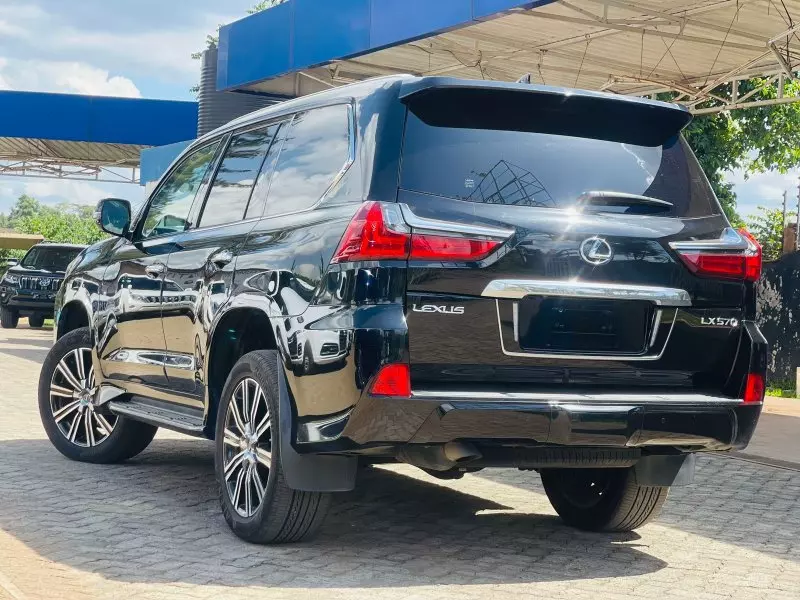 Lexus LX 570   - 2018