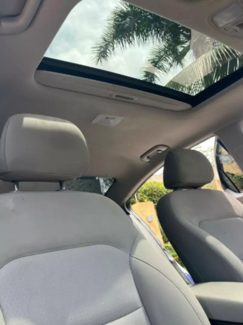 Hyundai Elantra   - 2018