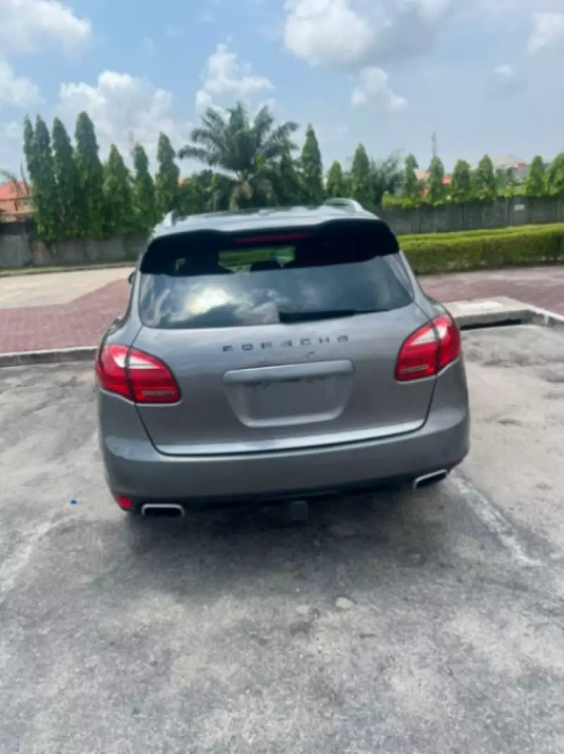 PORSCHE Cayenne   - 2011