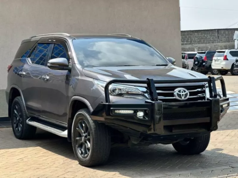 Toyota Fortuner   - 2018