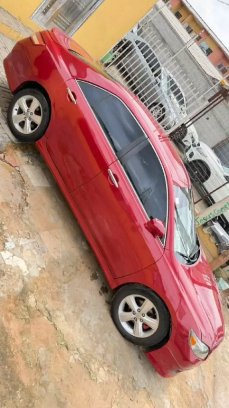 Toyota Camry - 2010