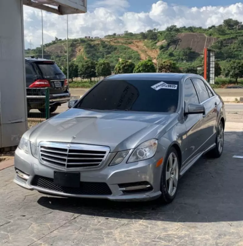Mercedes-Benz E-Class - 2010