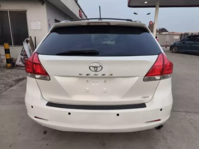 Toyota Venza   - 2010