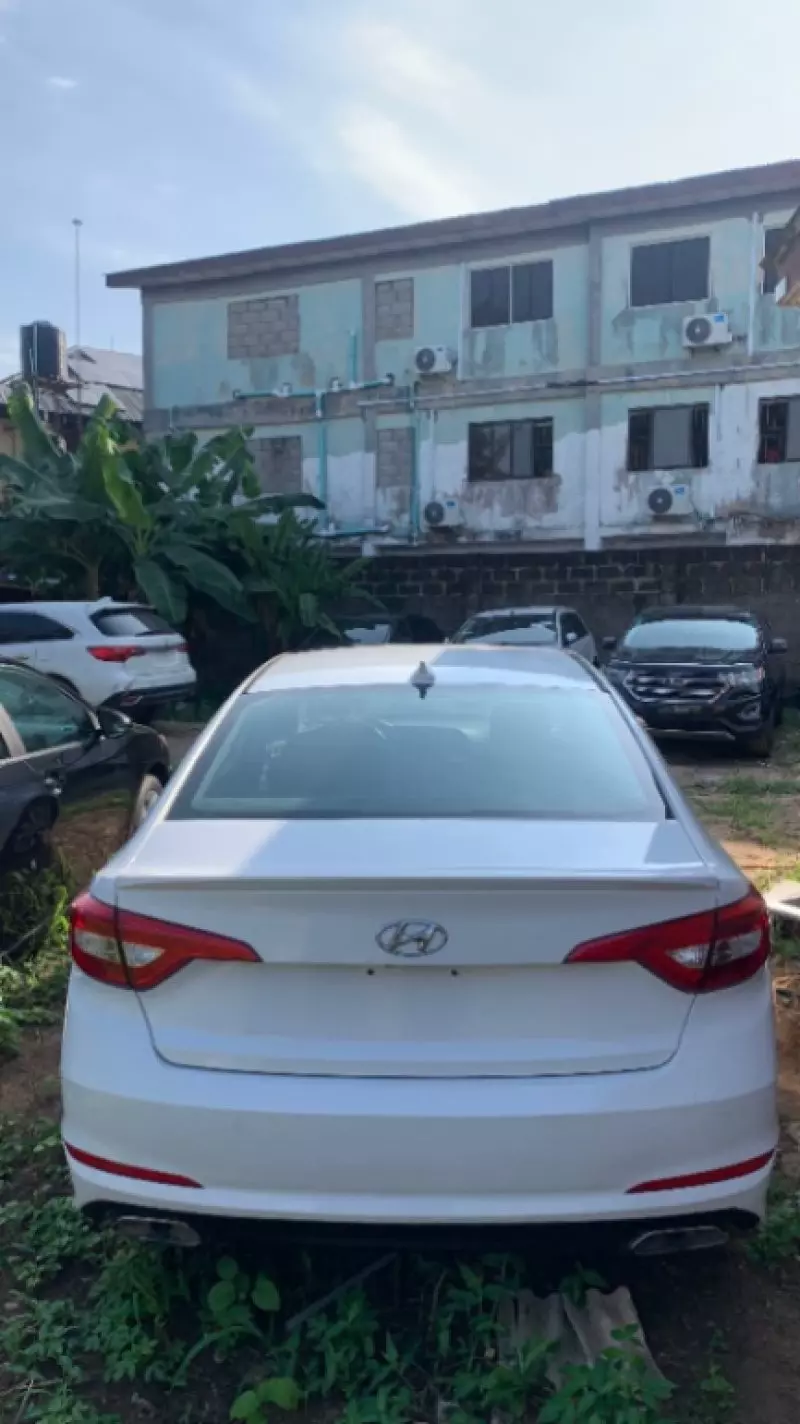 Hyundai Sonata   - 2015