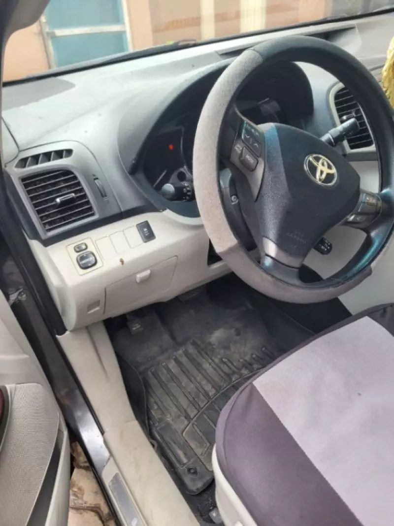 TOYOTA Venza   - 2010