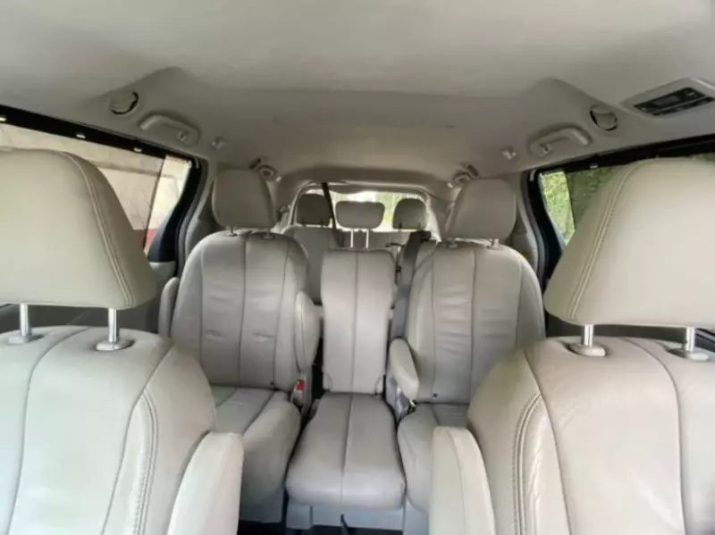 Toyota Sienna   - 2013