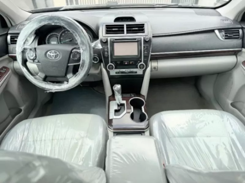 Toyota Camry   - 2014