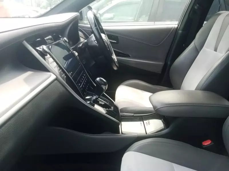 TOYOTA Harrier - 2016