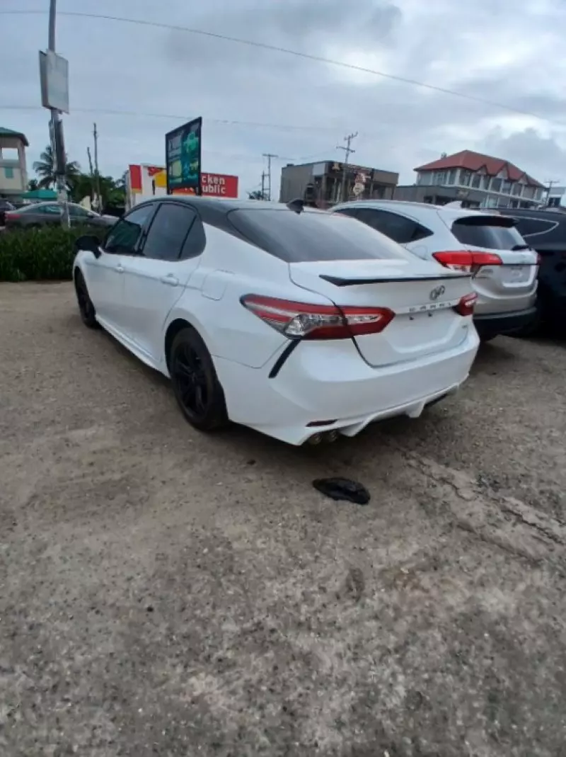 TOYOTA Camry - 2019