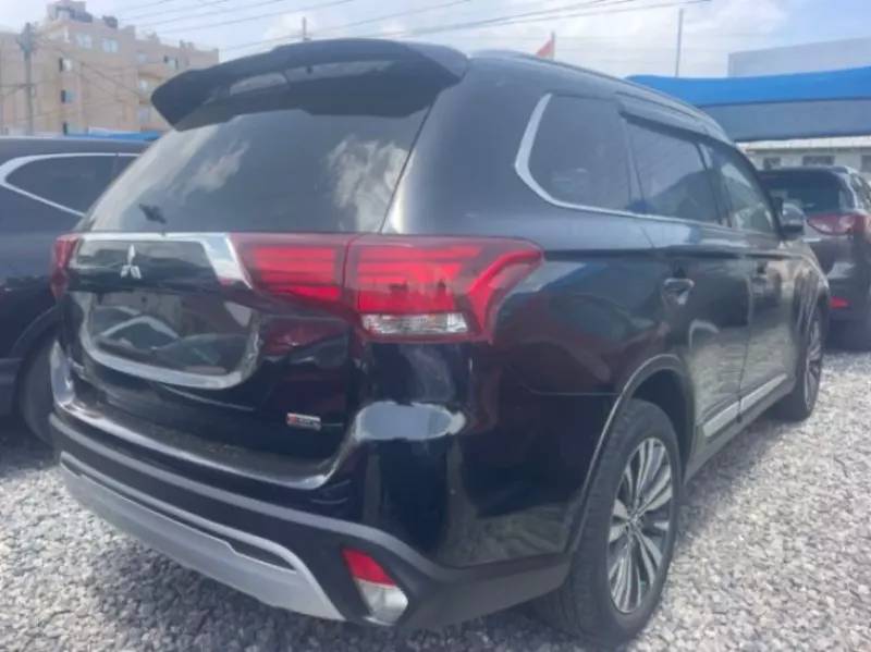 Mitsubishi OUTLANDER - 2020