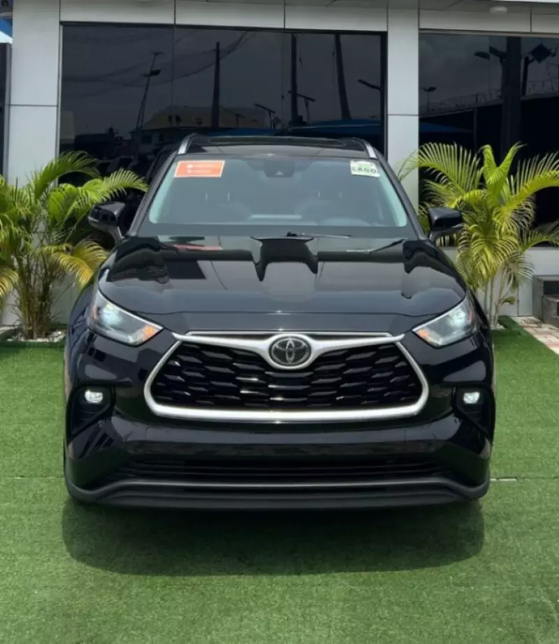 Toyota Highlander   - 2021