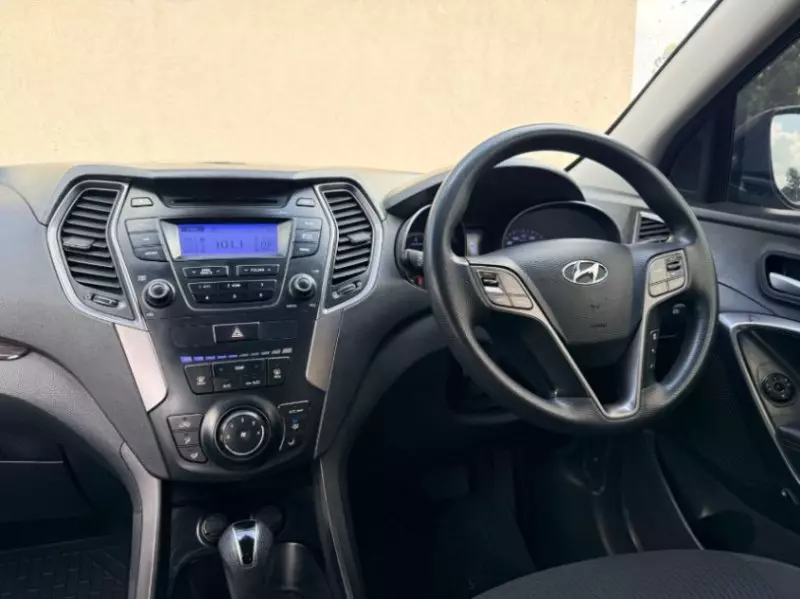 Hyundai Santa Fe   - 2013
