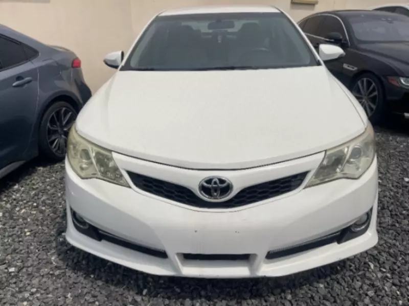 Toyota Camry   - 2014