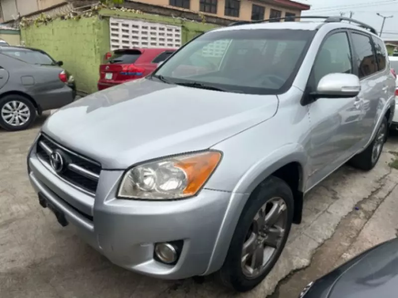 Toyota RAV4   - 2010