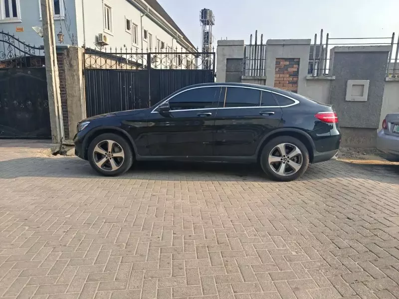 Mercedes-Benz GLC 300   - 2019