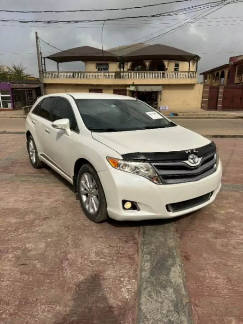 Toyota Venza   - 2013