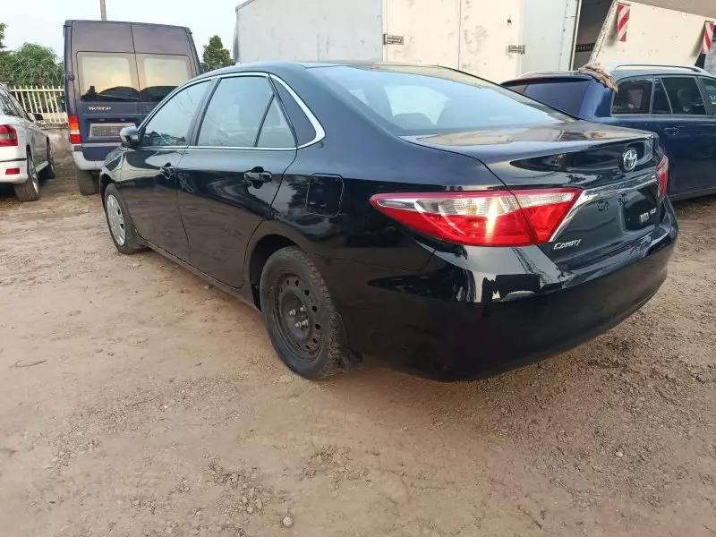Toyota camry   - 2016
