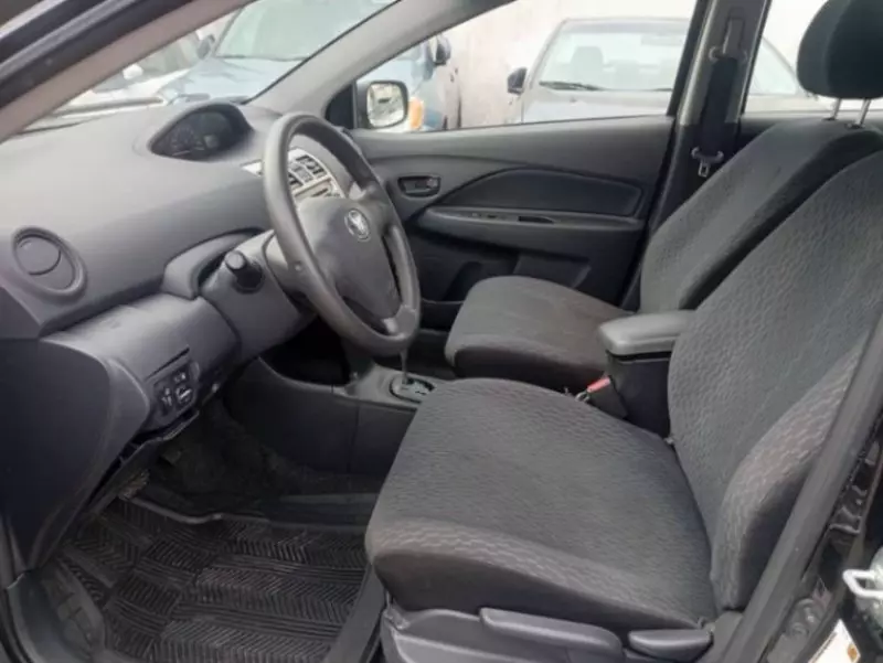 Toyota Yaris   - 2009