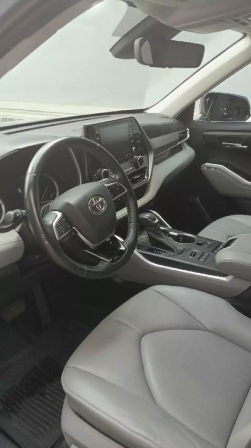Toyota Highlander   - 2021