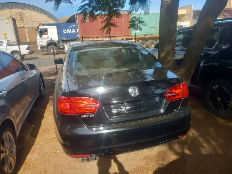 Volkswagen Jetta   - 2013