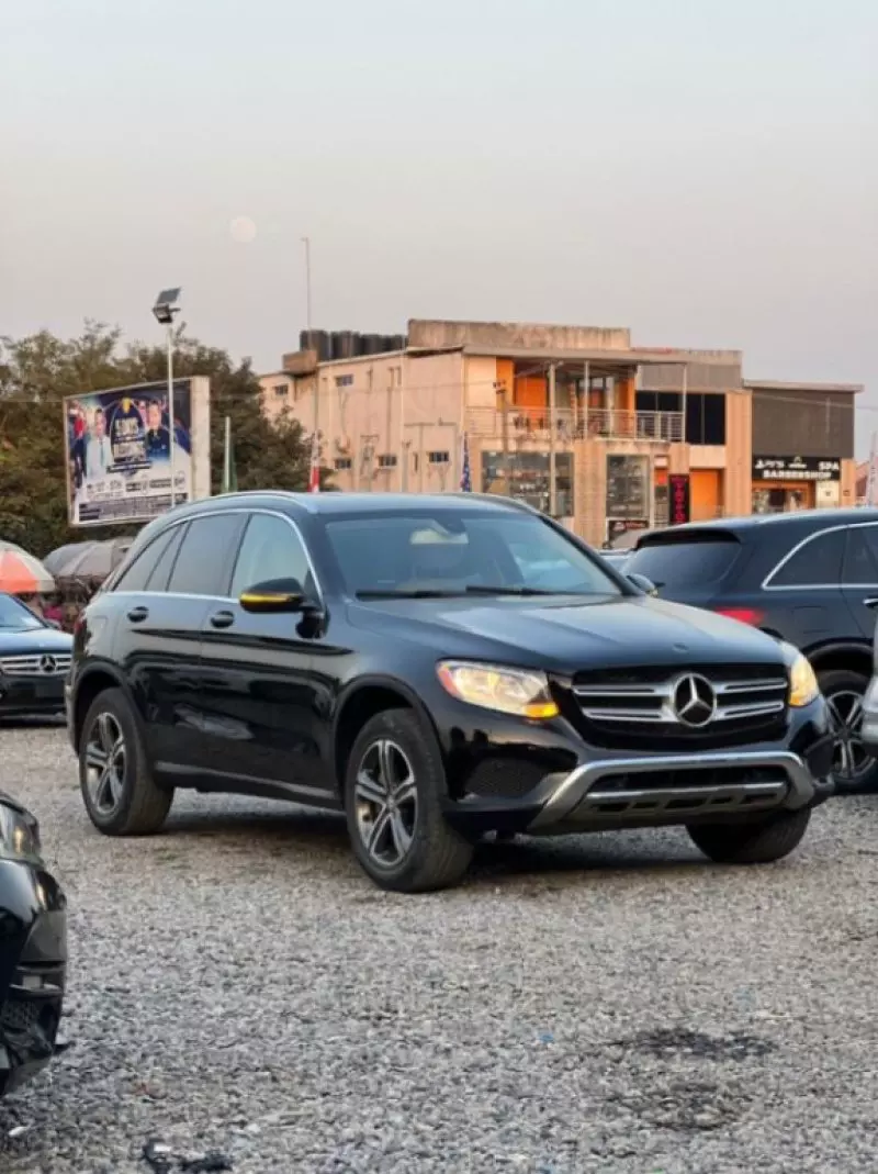 Mercedes-Benz GLC 300   - 2016
