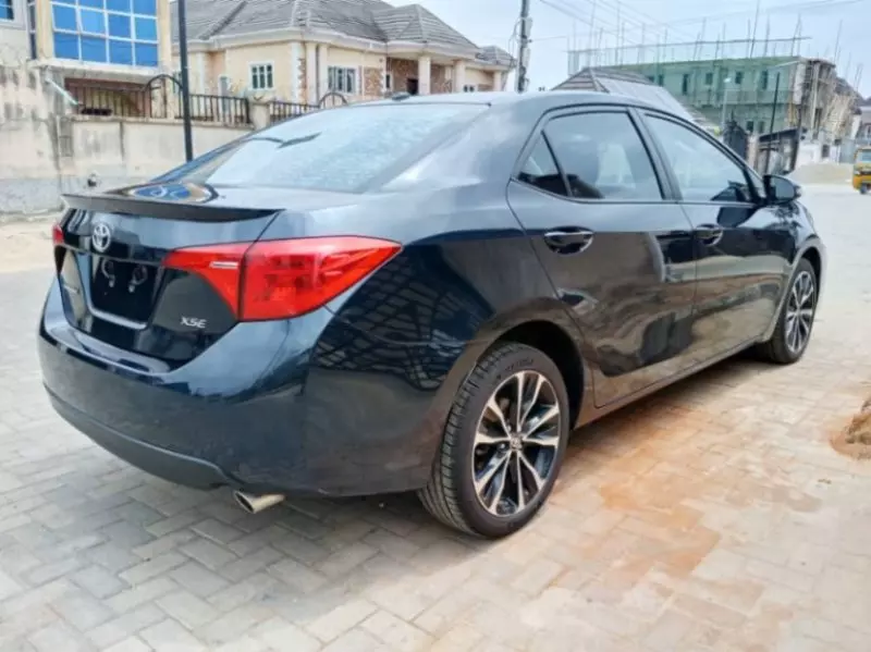TOYOTA Corolla   - 2017
