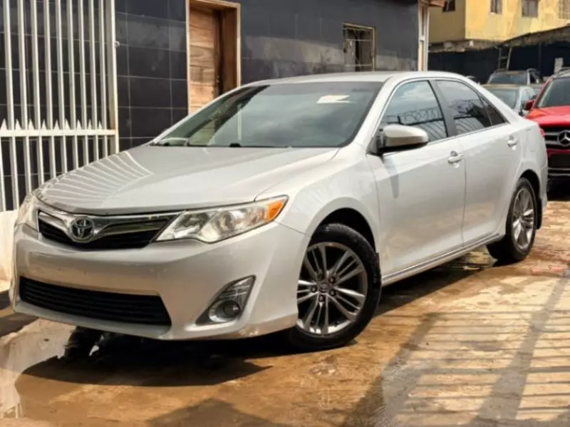 TOYOTA Camry   - 2012
