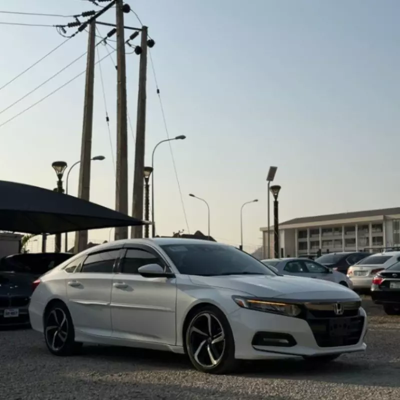 Honda Accord   - 2018