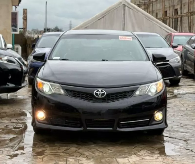 TOYOTA Camry   - 2012