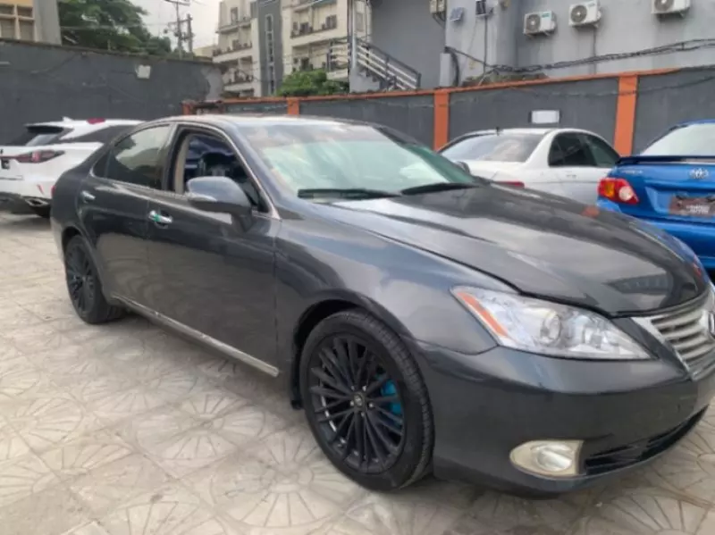 Lexus ES   - 2010