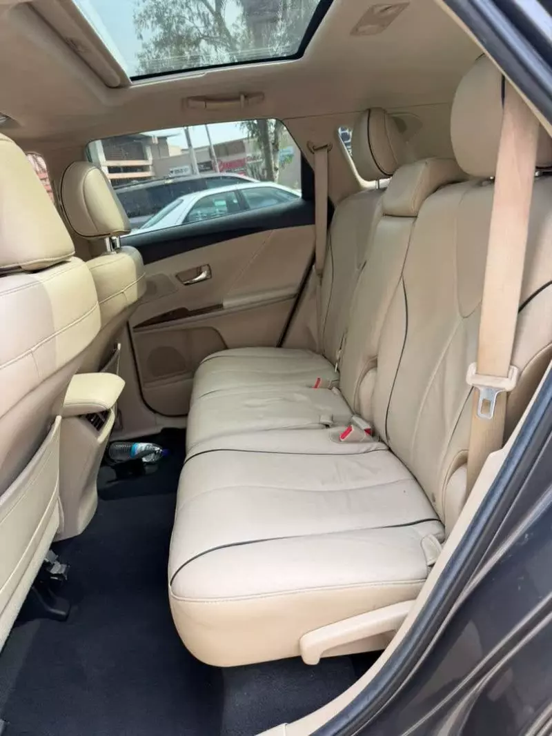 TOYOTA Venza   - 2011