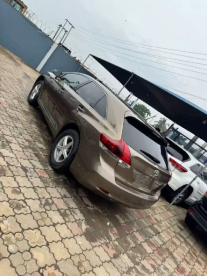 Toyota Venza   - 2014