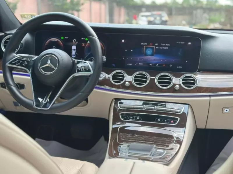 Mercedes-Benz E-class   - 2021