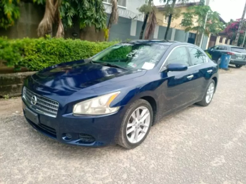 Nissan Maxima   - 2011