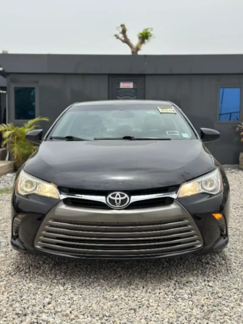 Toyota Camry   - 2017