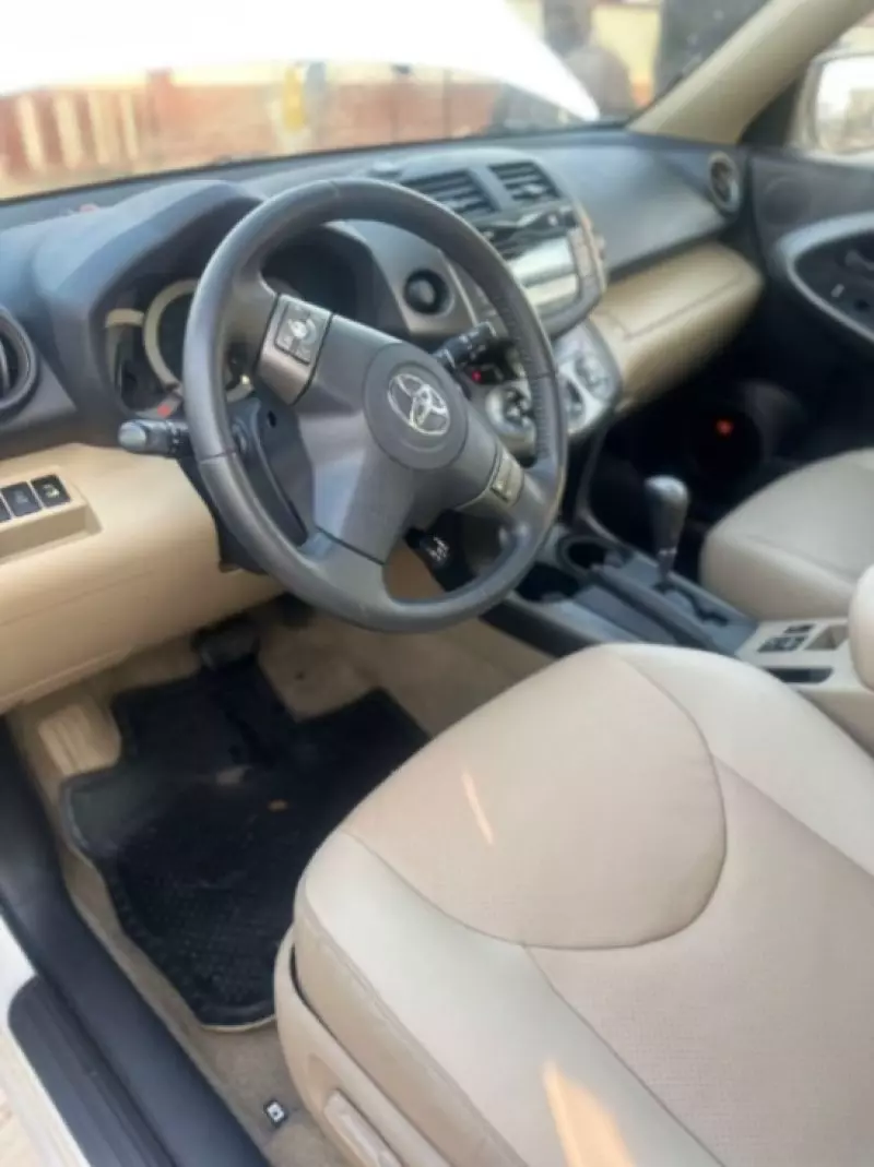 Toyota RAV 4   - 2009