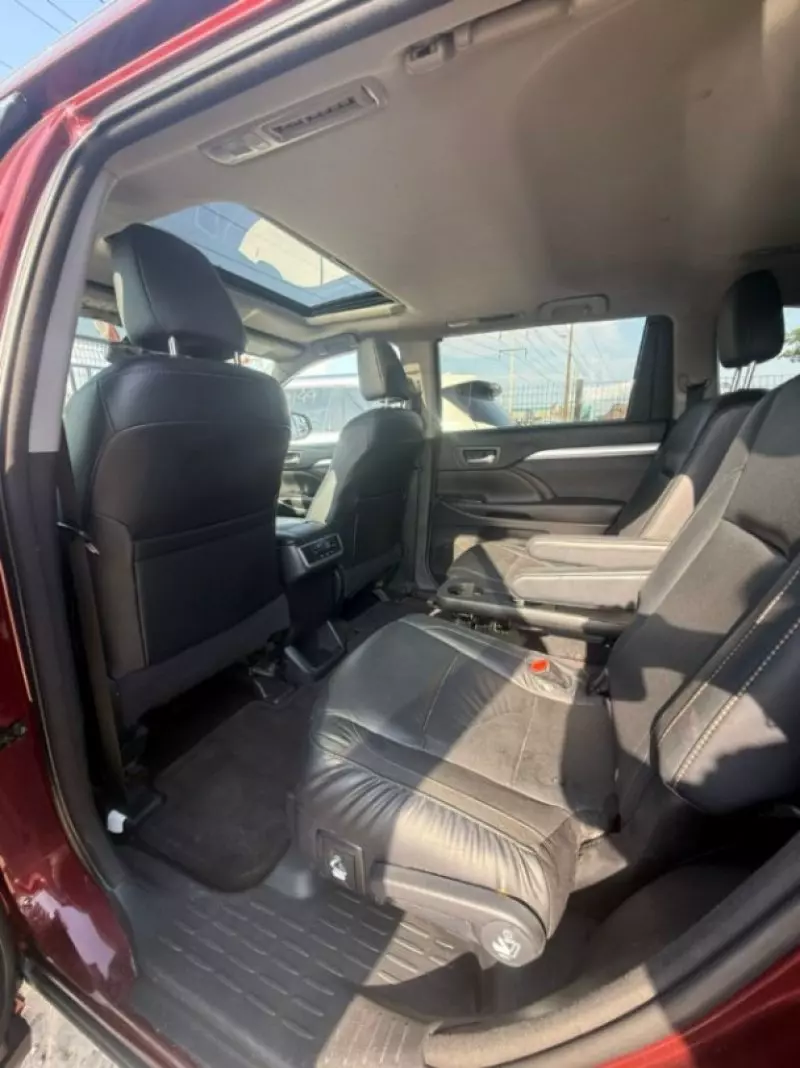 Toyota Highlander   - 2015