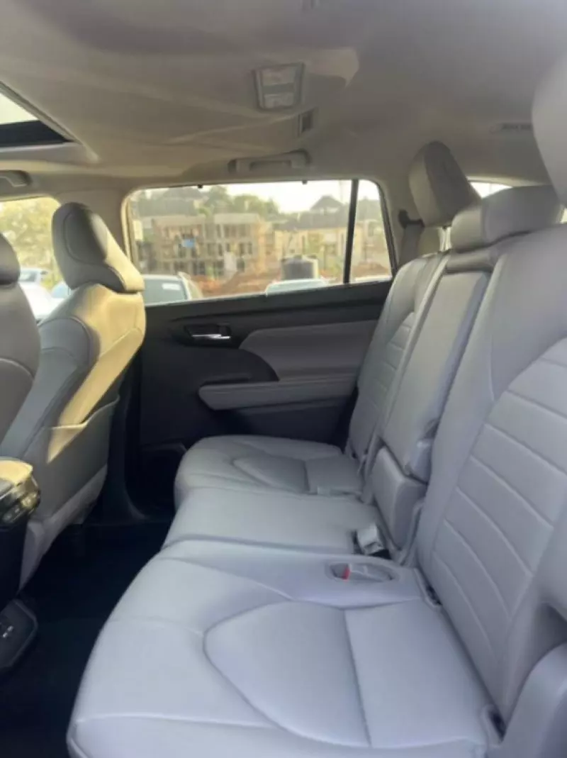 Toyota Highlander   - 2022