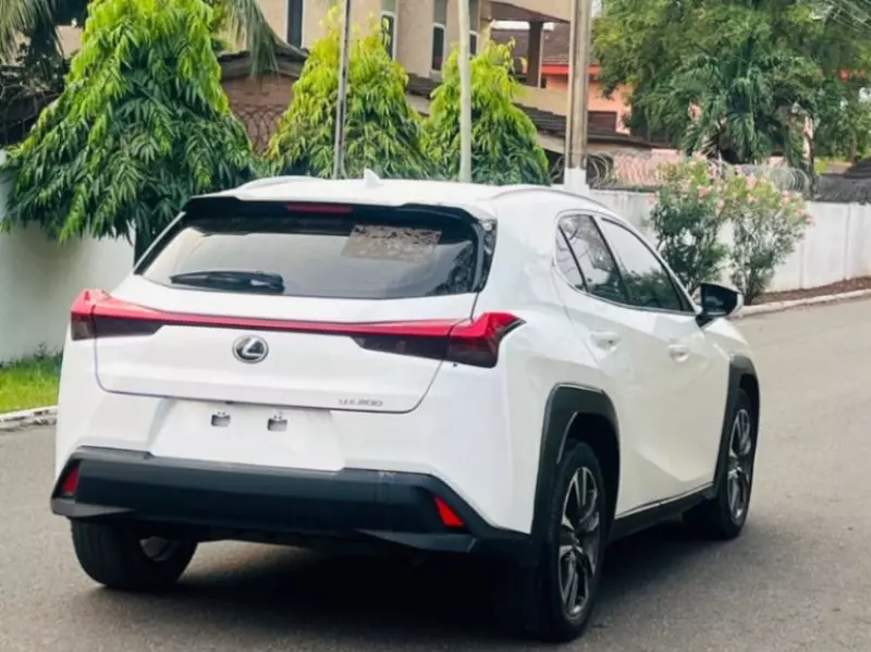 Lexus UX   - 2021