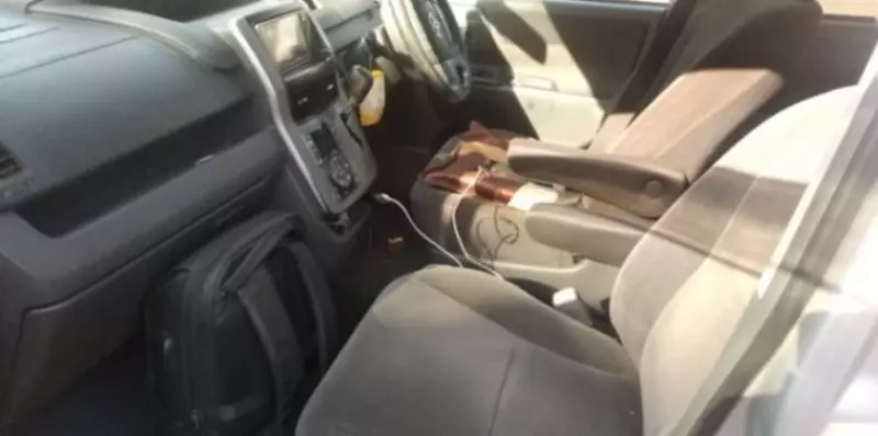 Toyota Noah   - 2009