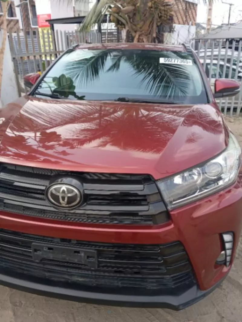 Toyota Highlander   - 2017
