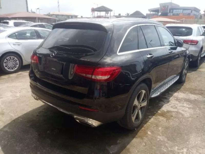 Mercedes-Benz GLC 300   - 2016
