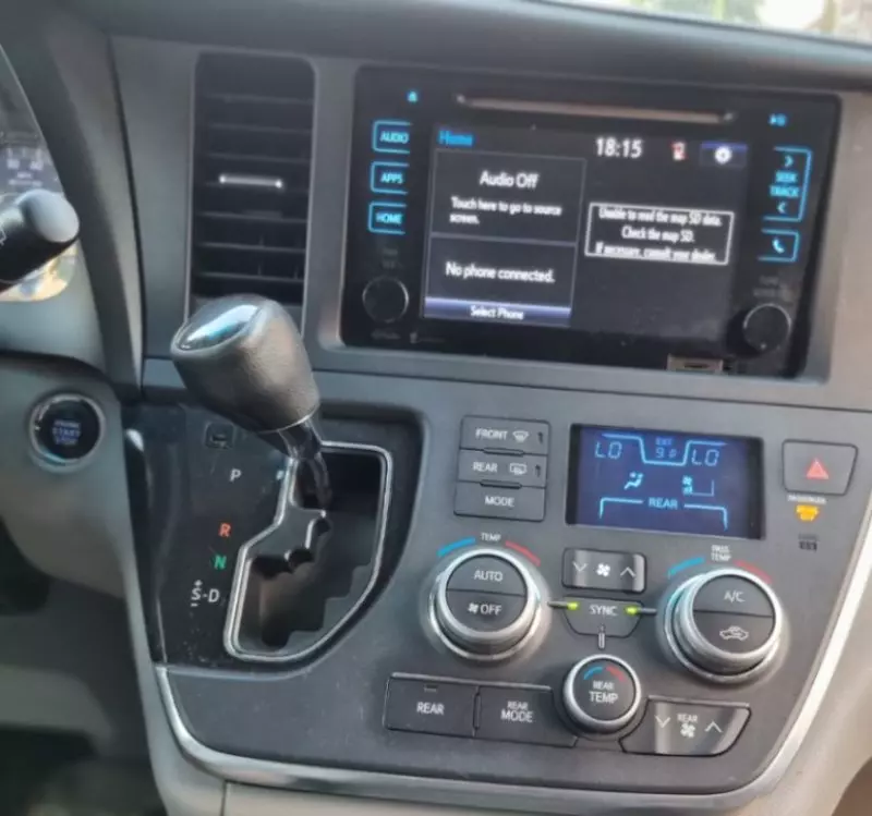 Toyota Sienna   - 2015