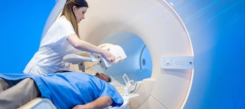 READING MRI HEAD AND SPINE READING MRI HEAD AND SPINE