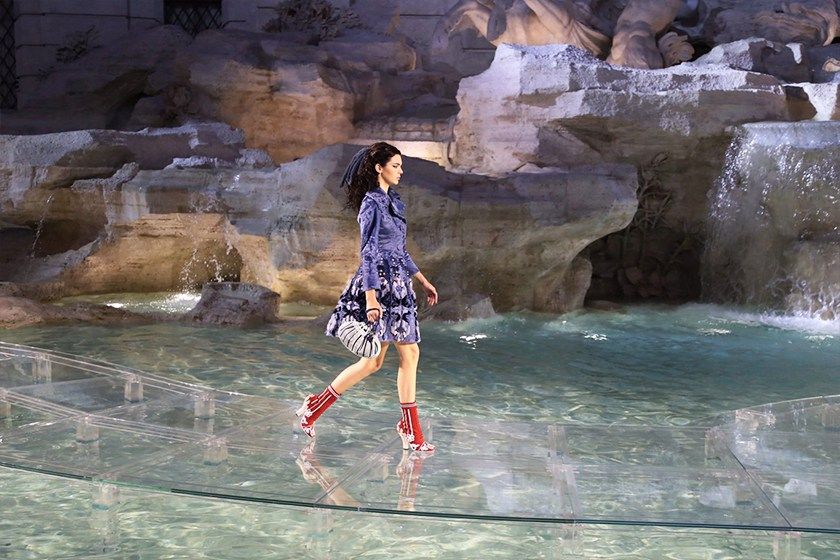 fendi-trevi-fountain-show_02