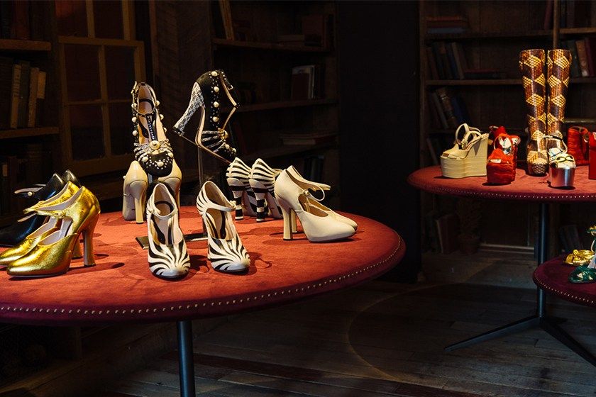 your-first-look-at-guccis-fall-winter-2016-accessories-14